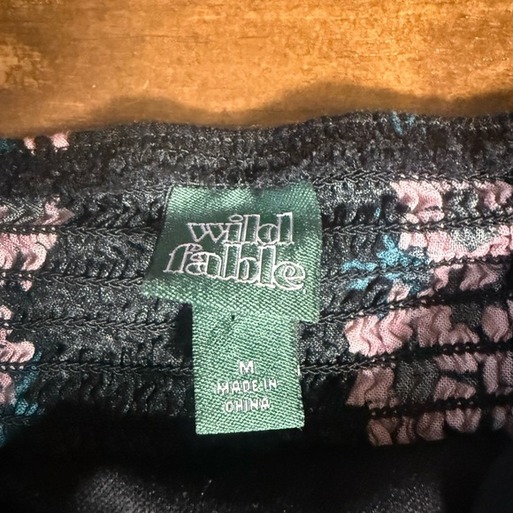 Wild Fable Black Floral Puff Sleeve Crop Top – Size Medium peasant girl corset - Picture 2 of 4